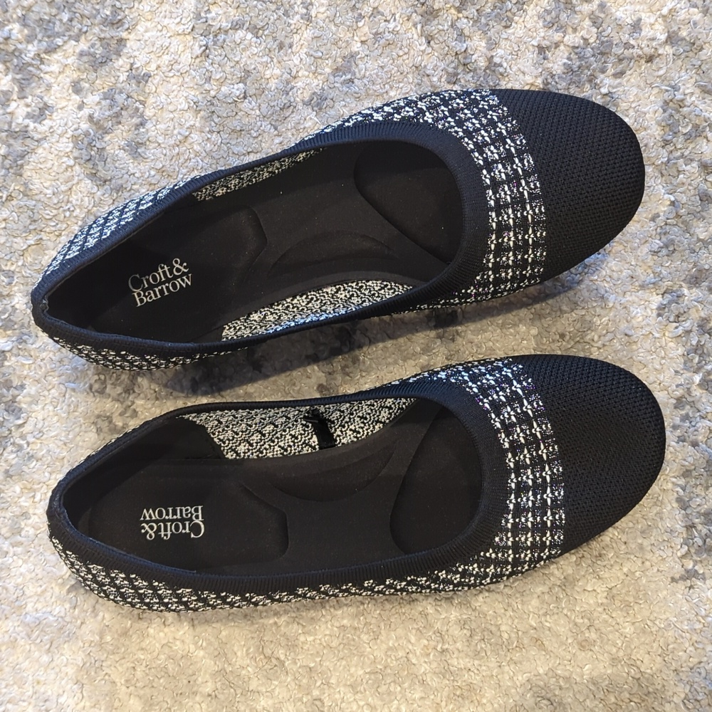 Nearly-new Croft and Barrow Black and White Ballet Flats, size 10